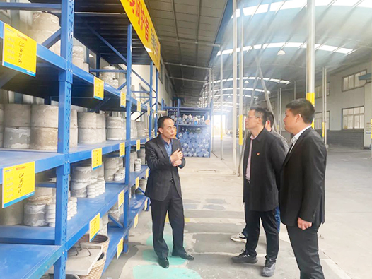 廬江縣縣委常委、同大鎮(zhèn)政府領(lǐng)導(dǎo)一行蒞臨朗凱奇生產(chǎn)基地考察指導(dǎo)工作