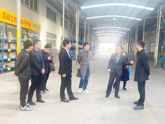 廬江縣縣委常委、同大鎮(zhèn)政府領(lǐng)導(dǎo)一行蒞臨朗凱奇生產(chǎn)基地考察指導(dǎo)工作