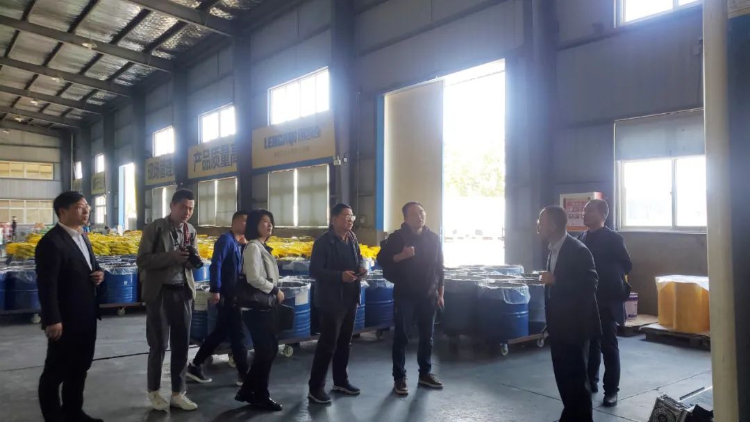 媒體云集!為朗凱奇防水發(fā)展點(diǎn)睛喝彩! 朗凱奇防水,防水涂料廠家,防水材料,防水施工,朗凱奇,媒體記者,新型防水材料,防水廠家考察